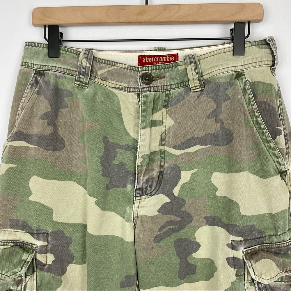 Abercrombie & Fitch Kids Green Camo Cargo Shorts - Picture 3 of 12